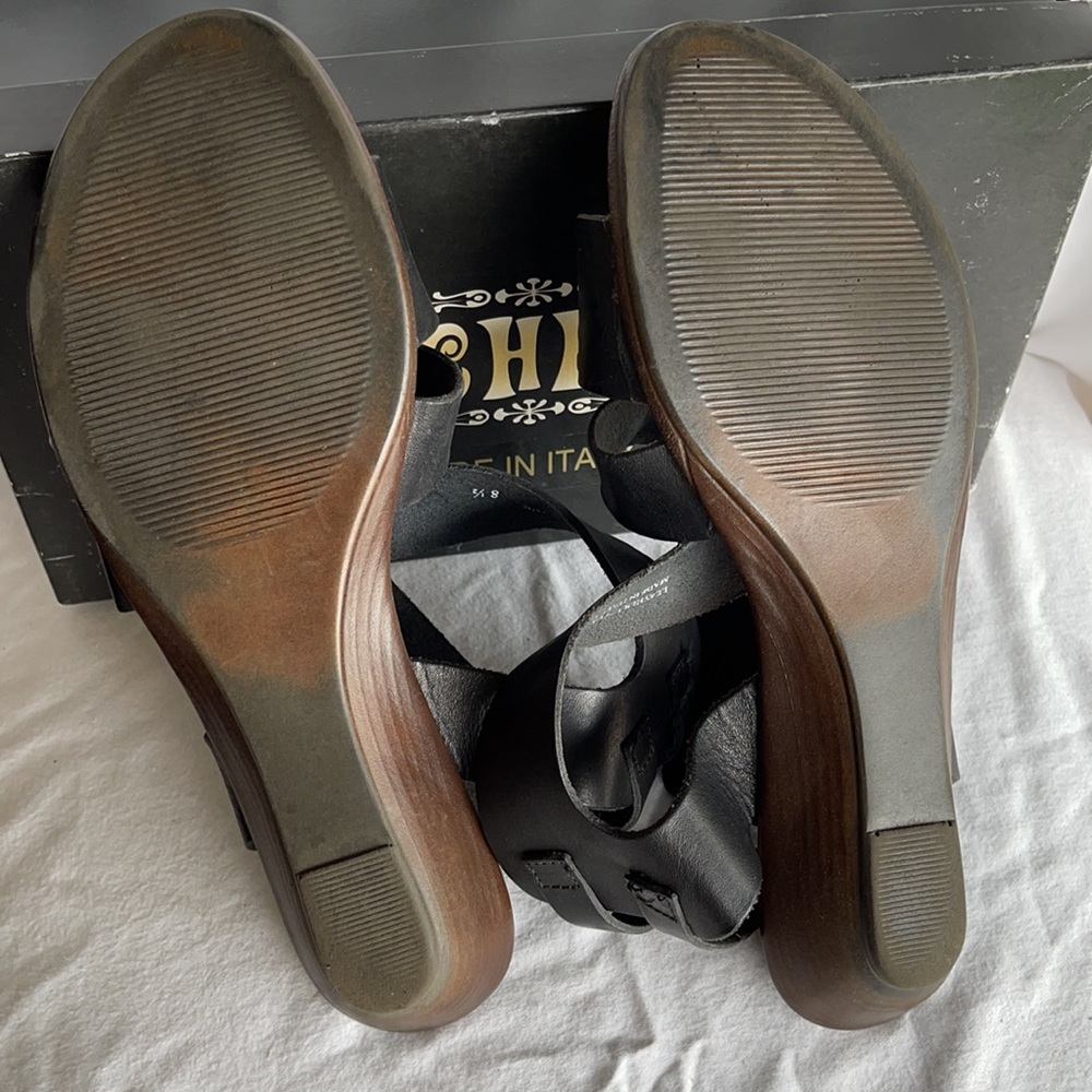 Sandals - Picture 3 of 5